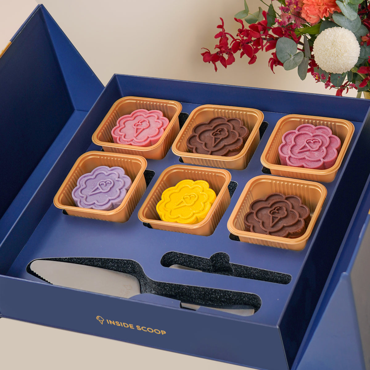 Inside Scoop Mooncakes (Box of 6)