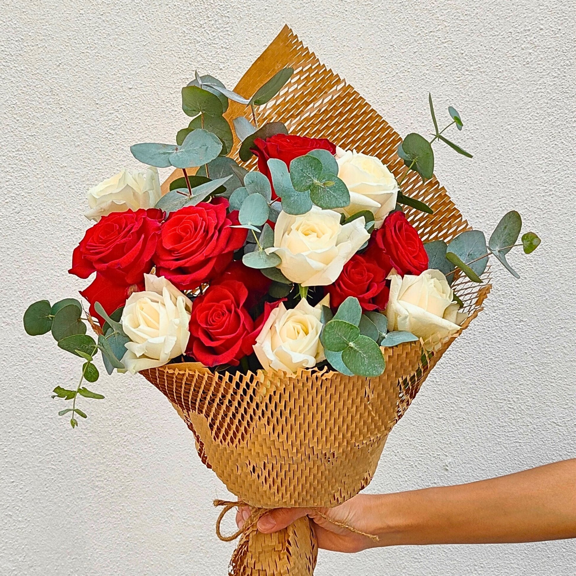 Red & White Roses Bouquet 4 - Happy Bunch